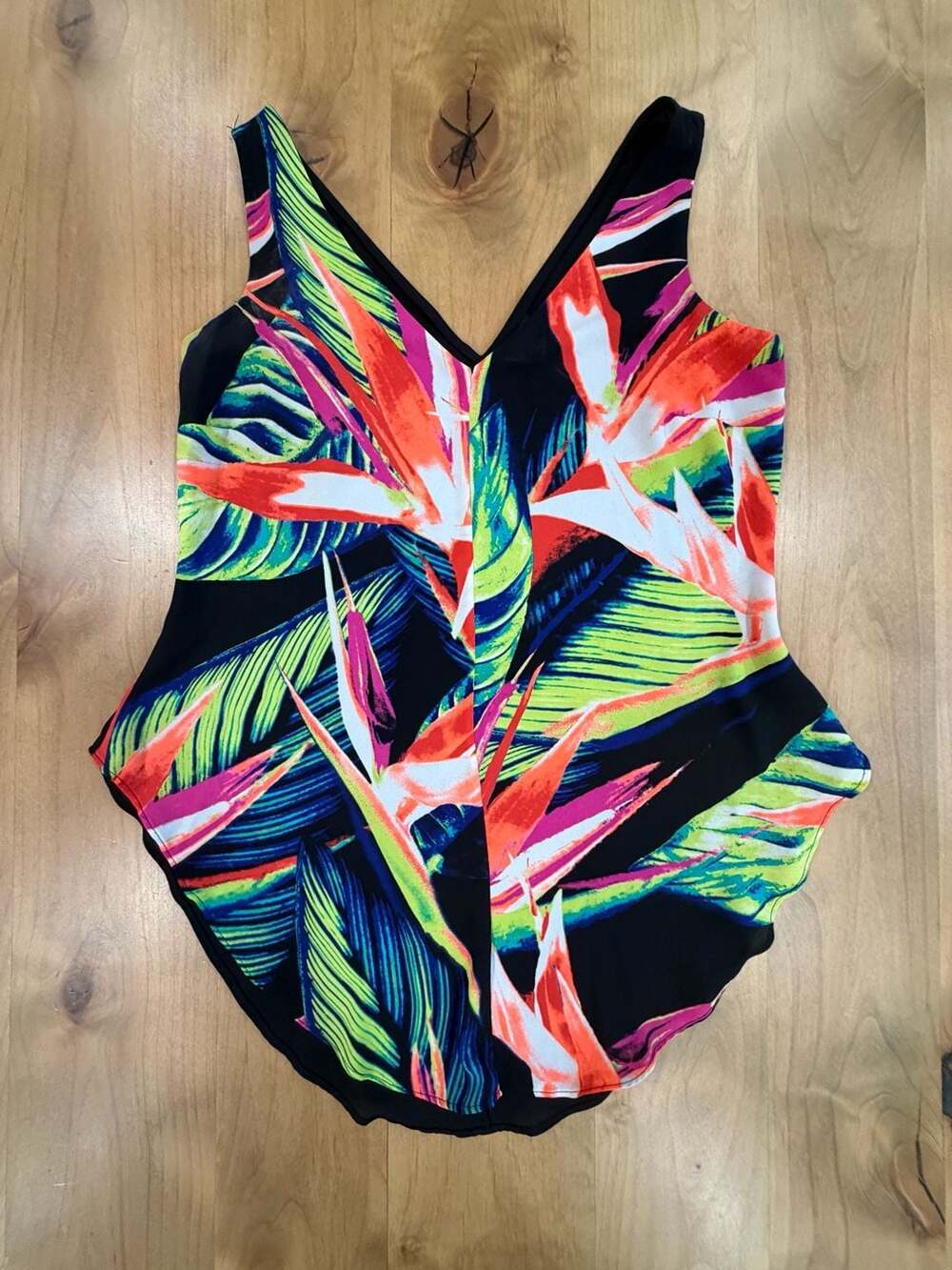Worthington Tropical Floral Tank Top Size S V-Neck